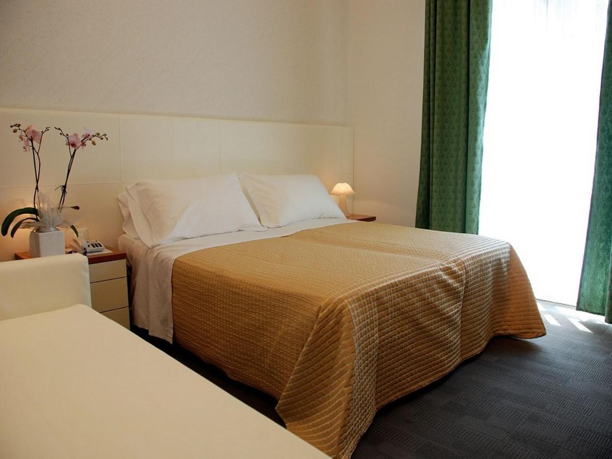 Hotel Sorriso Milano Marittima Exterior foto