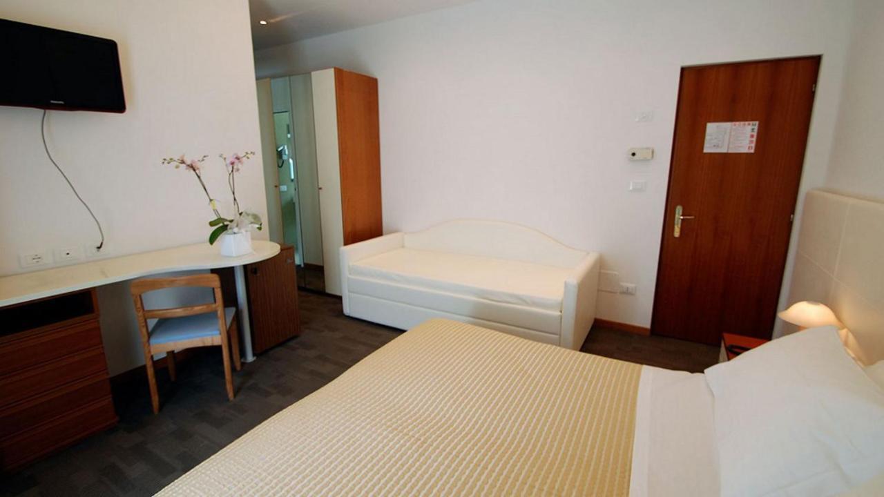 Hotel Sorriso Milano Marittima Exterior foto