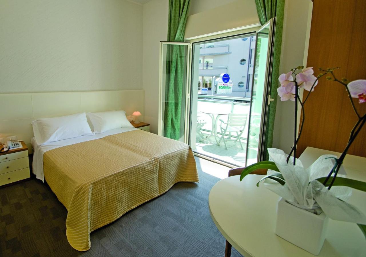 Hotel Sorriso Milano Marittima Exterior foto