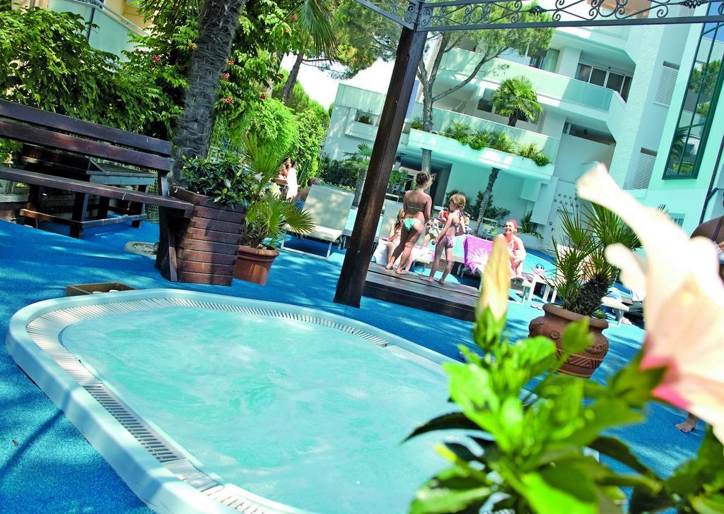 Hotel Sorriso Milano Marittima Exterior foto