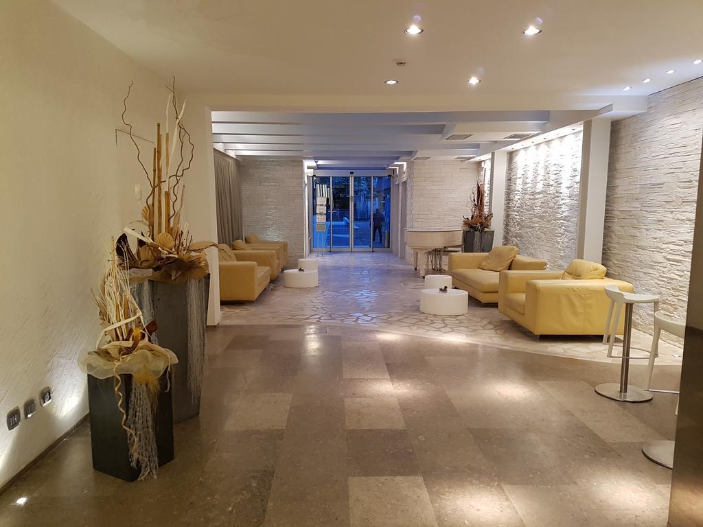 Hotel Sorriso Milano Marittima Exterior foto