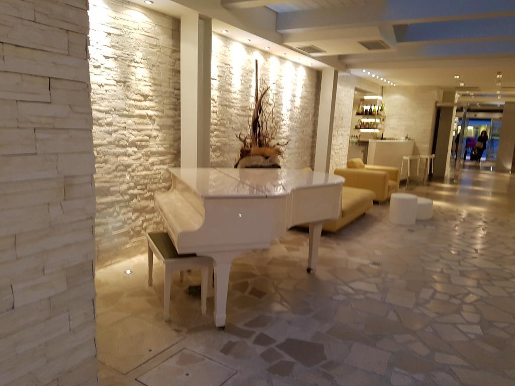 Hotel Sorriso Milano Marittima Exterior foto