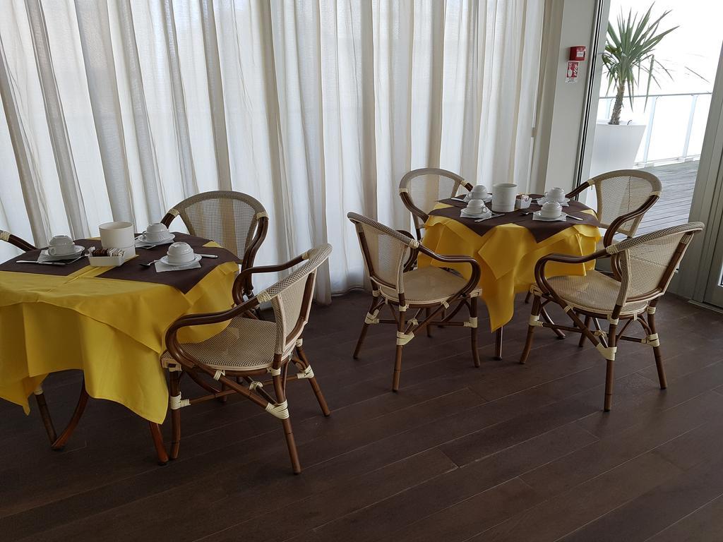 Hotel Sorriso Milano Marittima Exterior foto
