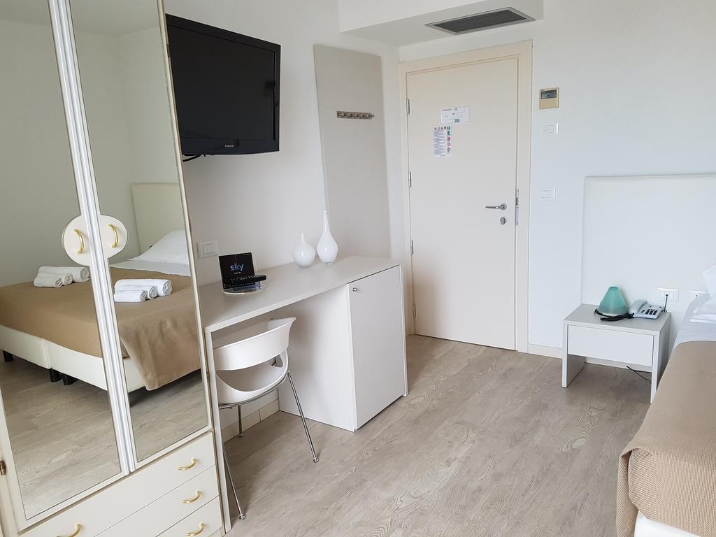 Hotel Sorriso Milano Marittima Exterior foto