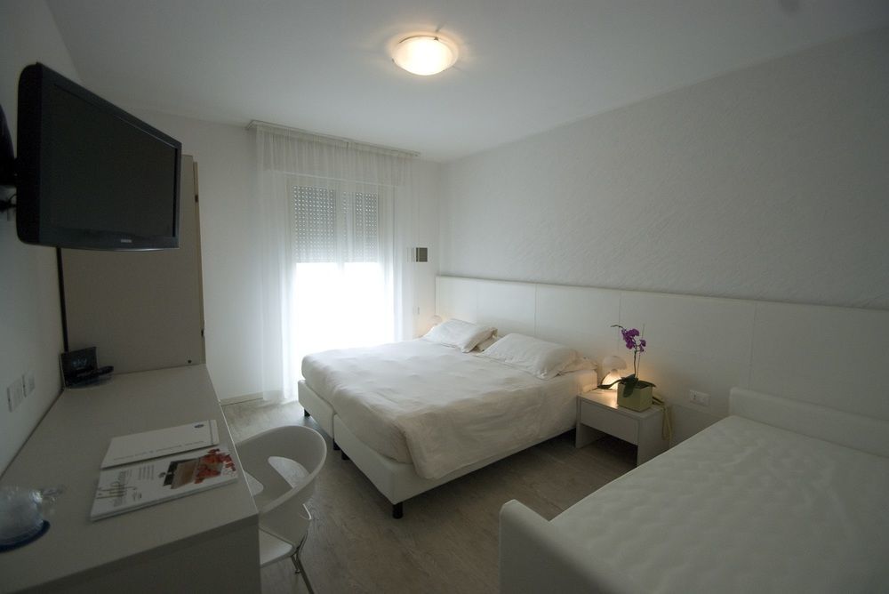 Hotel Sorriso Milano Marittima Exterior foto